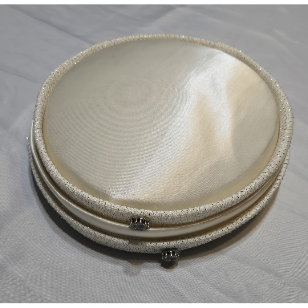 Vtg Le Dernier Creation Française Ivory Satin Pillbox Hat Metallic‎ Trim 50s 60s
